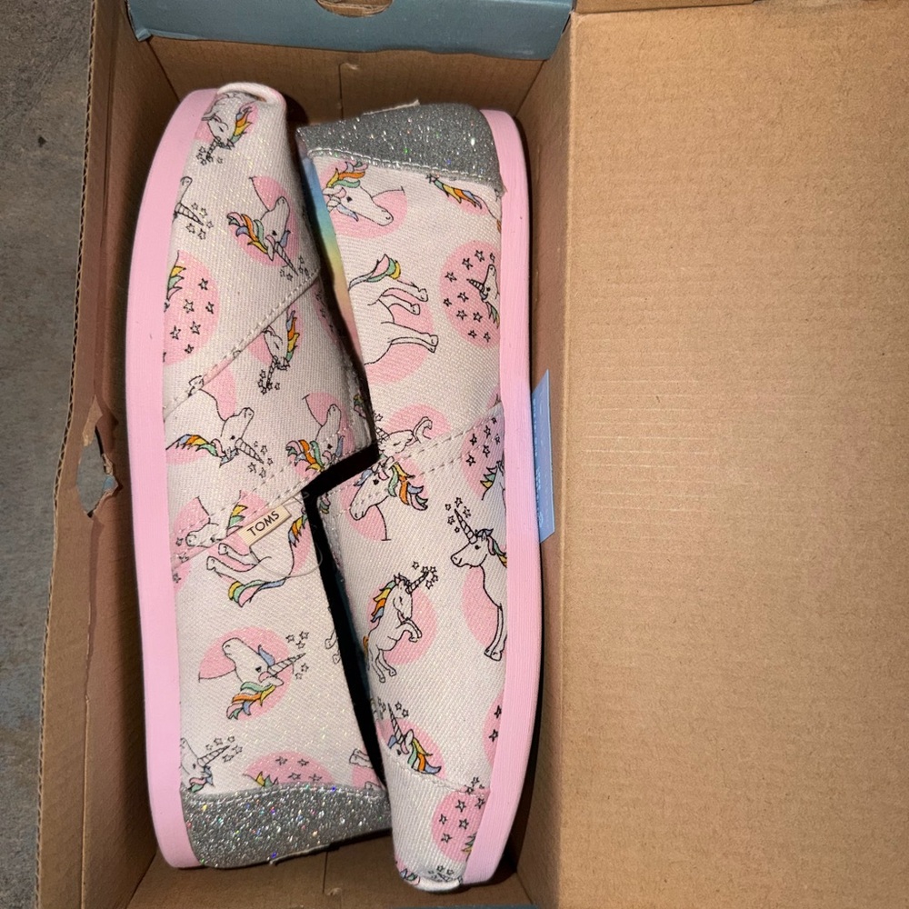 Toms Pink Unicorn Print Slippers